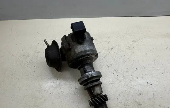 Audi 100 200 5000 C3 Spark distributor 050905205B 0237020137 Z415