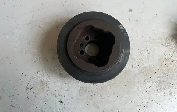 Audi 100 S4 C4 Crankshaft pulley 050105243A