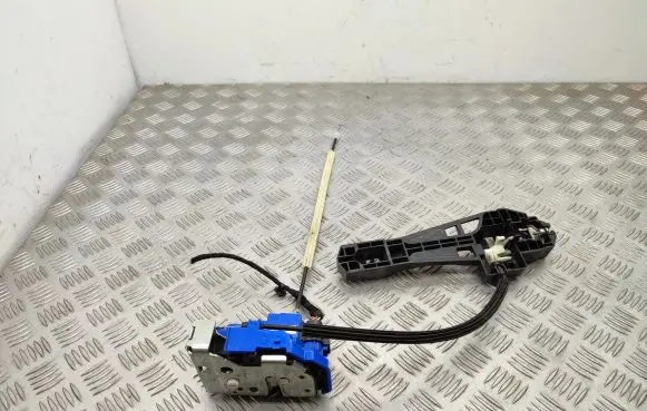 Fiat 500L Rear door lock