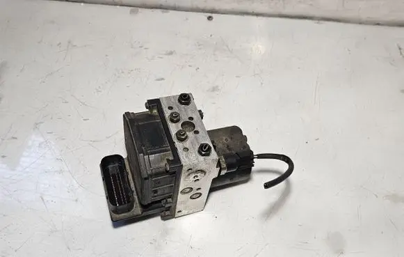 Ford Mondeo Mk III ABS Pump 3S712C405AC