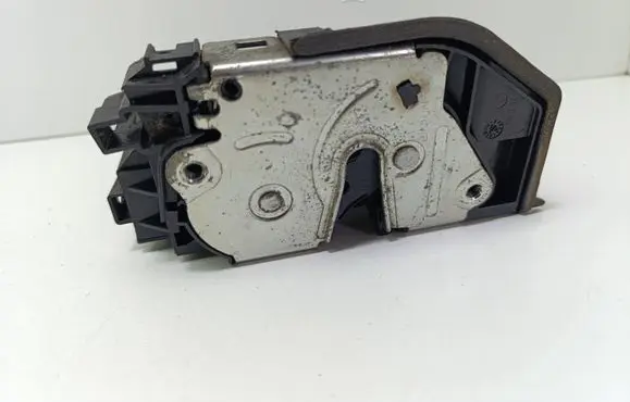 BMW 5 E60 E61 Front door lock 7154619