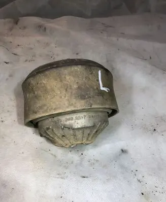 Mercedes-Benz E W211 Engine mount bracket