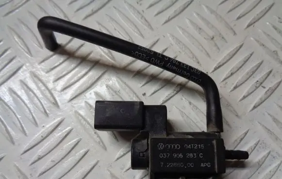 Skoda Octavia Mk2 (1Z) Turbo solenoid valve 037906283C
