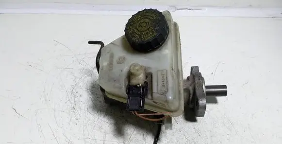 Mercedes-Benz C W203 Master brake cylinder A2024300202