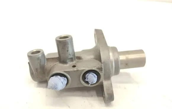 Volvo V70 Master brake cylinder 8646006