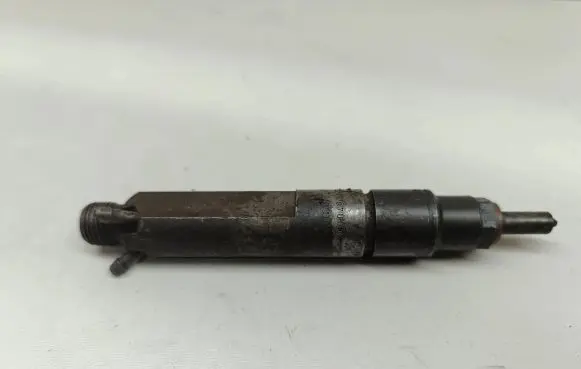 Skoda Fabia Mk1 (6Y) Fuel injector 028130203F