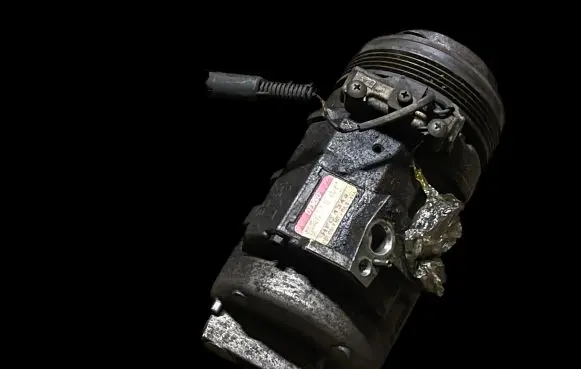 BMW X5 E53 Air conditioning (A/C) compressor (pump) 8377067 64528