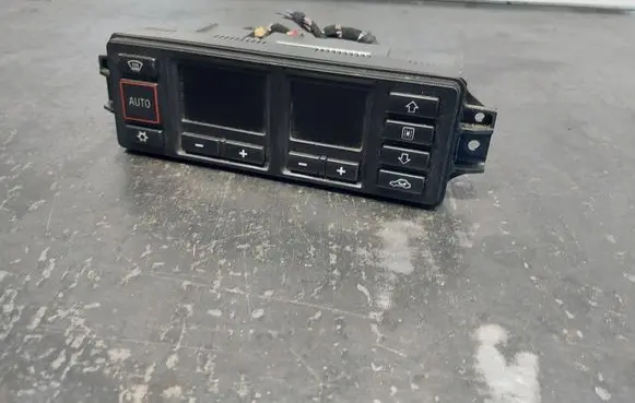 Audi A4 S4 B5 8D Climate control/heater control trim 8L0820043B 5HB00760800