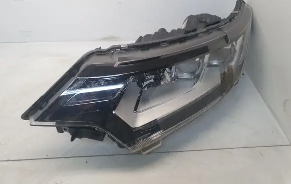 Mitsubishi Outlander Headlight/headlamp 8301C863