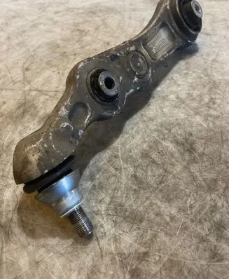 Mercedes-Benz C W205 Front lower control arm/wishbone 20507L