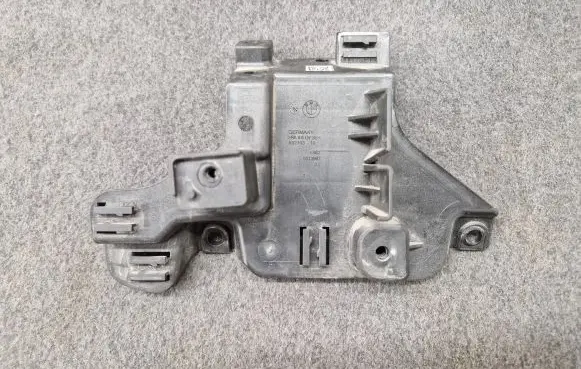 BMW 1 F20 F21 Other engine bay part 8513997