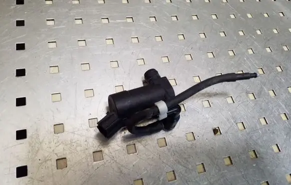 Volvo V50 Windscreen/windshield washer pump