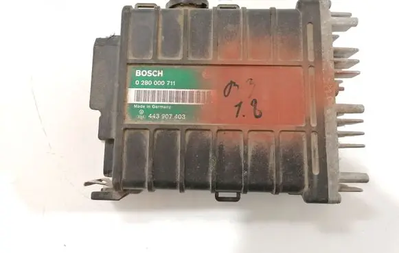 Volkswagen PASSAT B3 Engine control unit/module 0280000711 443907403
