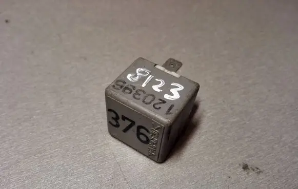Audi A6 S6 C5 4B Other relay 8D0951253C 899314000