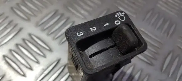 Honda CR-V Headlight level height control switch M10537