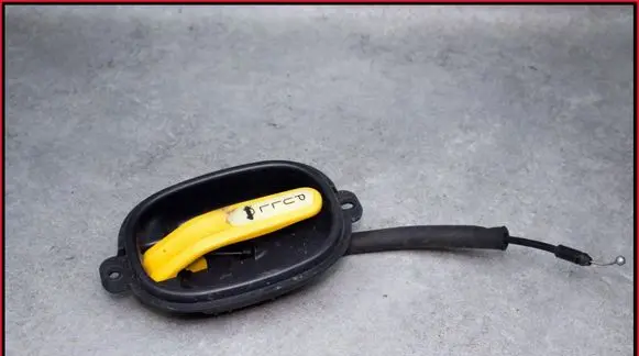 Loading door interior handle