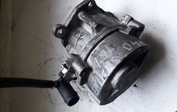 Renault Scenic II - Grand scenic II Vacuum pump