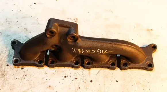 Audi A6 S6 C5 4B Exhaust manifold 058253033E