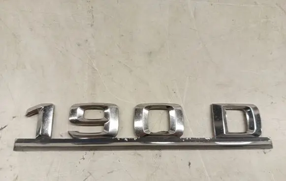 Mercedes-Benz 190 W201 Manufacturers badge/model letters 2018172115 A2018172115 190D