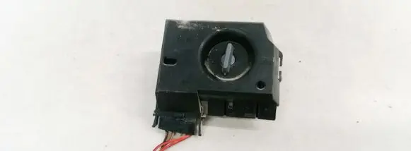 Audi 80 90 S2 B4 Tail light bulb cover holder THK81