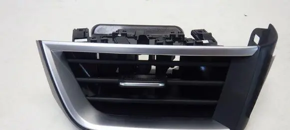 Renault Clio V Dashboard side air vent grill/cover trim 687608207R