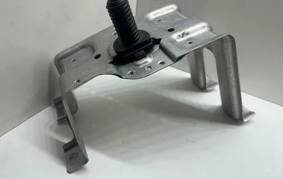 Battery bracket