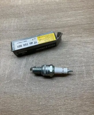 Renault Megane I Spark plug 7700724821