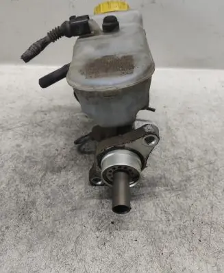 Volkswagen Transporter - Caravelle T5 Master brake cylinder