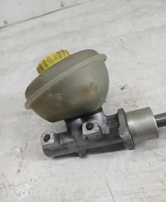 Audi 80 90 S2 B4 Master brake cylinder 8A0611301A 1735