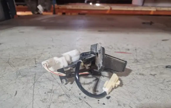 Mazda 3 I Tailgate/trunk/boot lock/catch/latch