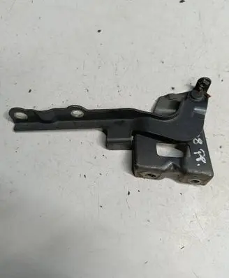 Engine bonnet/hood hinges