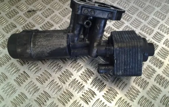 Oil filter mounting bracket