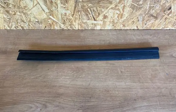 Nissan Murano Z52 Rubber seal rear door 04232019 1624