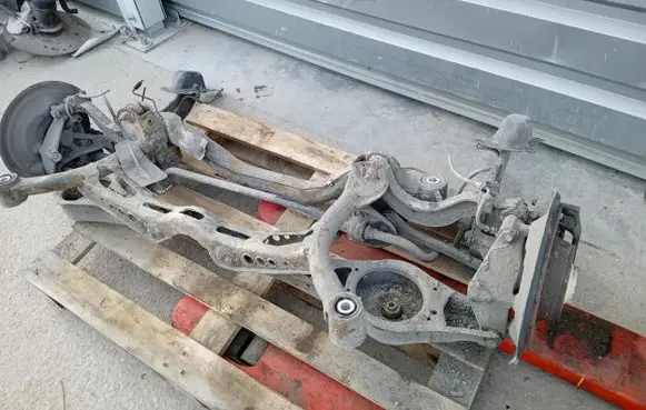 Volkswagen PASSAT B6 Rear axle beam 