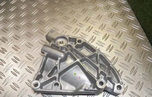 Land Rover Range Rover Sport L494 Engine mounting bracket JPLA19D624AB JPLA19D624