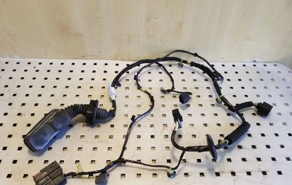 Opel Zafira C Front door wiring loom 13435953