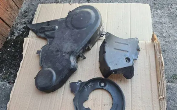 Volkswagen PASSAT B6 Timing belt guard (cover) 03L109107E