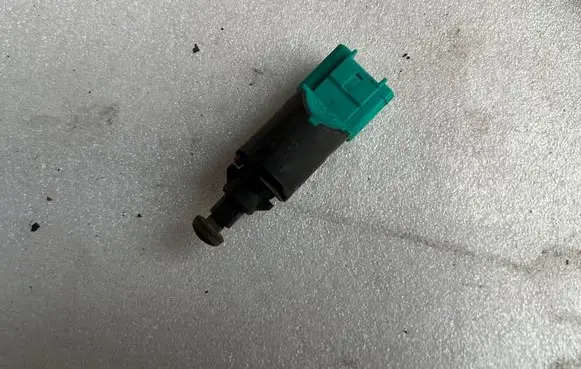 Peugeot 207 Brake pedal sensor switch 9650688480