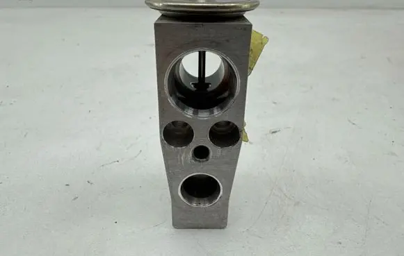 Audi A3 8Y Air conditioning (A/C) expansion valve 5WC816103