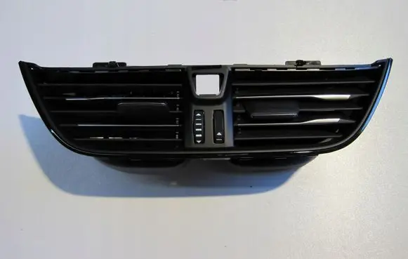 Ford Focus Dashboard side air vent grill/cover trim Y0136659