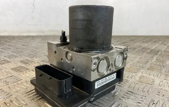 BMW 5 E60 E61 ABS Pump 6775740 6768550 6775742