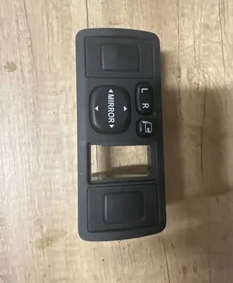 Toyota Avensis T250 Wing mirror switch 183575