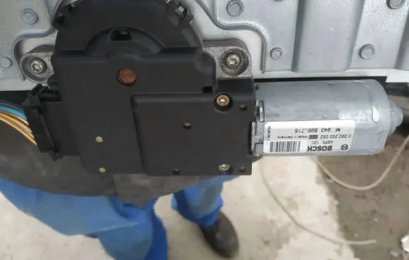 Chrysler Pacifica Sunroof motor/actuator 0390200052 943696716