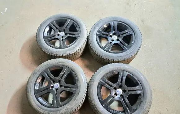 Volvo V70 R17 alloy rim 