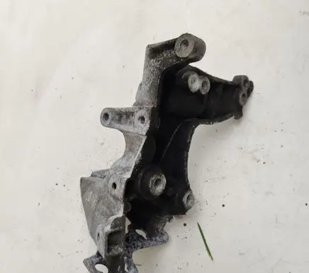 Peugeot 307 Generator/alternator bracket 9659200880