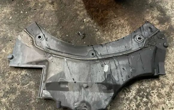 BMW 5 F10 F11 Heat shield in engine bay 7188421 74850610
