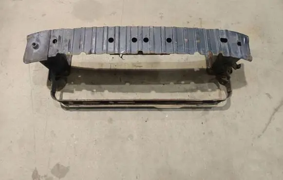 Ford C-MAX I Front bumper cross member 