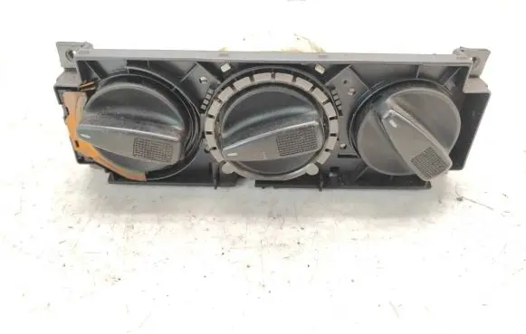 Volkswagen Golf III Climate control unit 1H0820045C