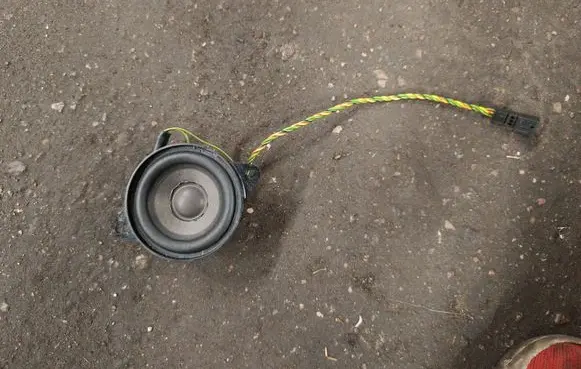 BMW X5 E53 Panel speaker 8379375