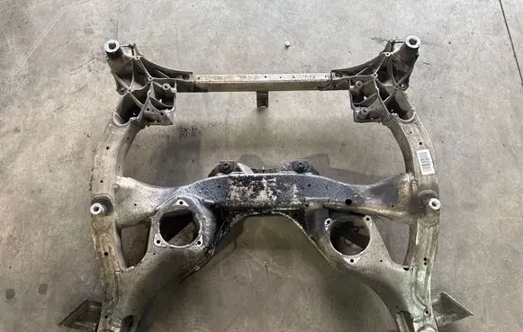 BMW 6 F12 F13 Front subframe 6796693 6796694